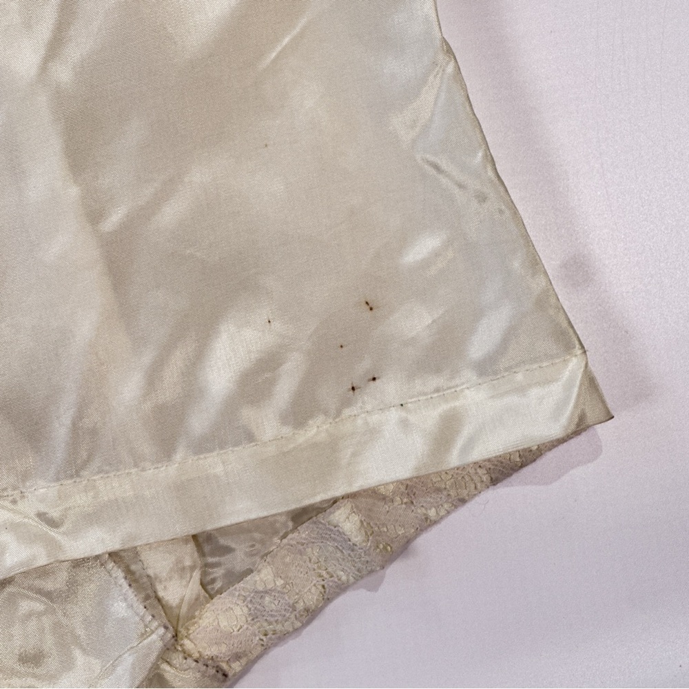 Envious Cream Lace Vest - Picture 6 of 10